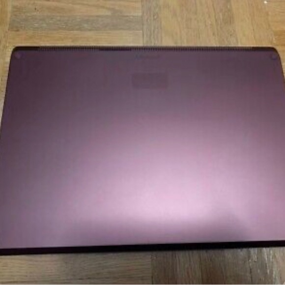 Microsoft Laptop - Picture 4 of 6